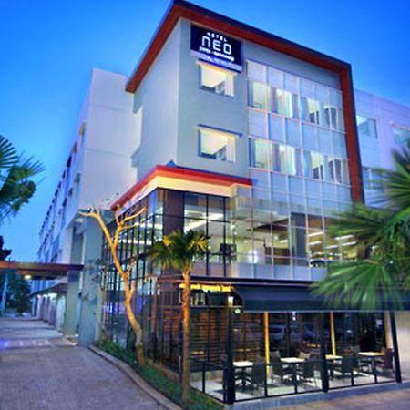 Hotel Neo Candi Simpang Lima - Semarang By Aston Exterior foto
