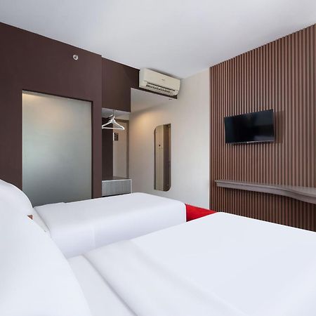Hotel Neo Candi Simpang Lima - Semarang By Aston Exterior foto
