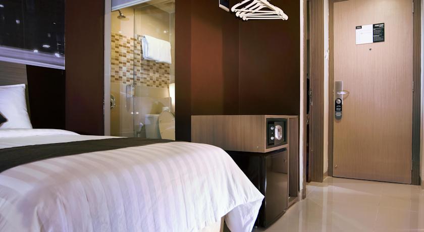 Hotel Neo Candi Simpang Lima - Semarang By Aston Exterior foto