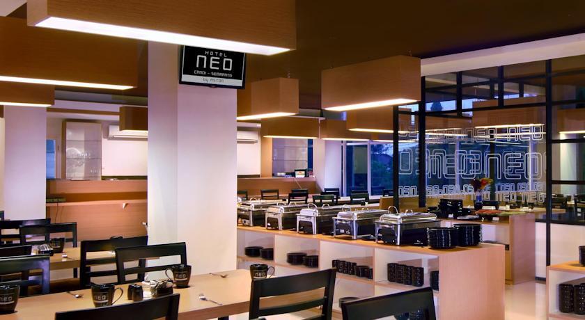 Hotel Neo Candi Simpang Lima - Semarang By Aston Exterior foto
