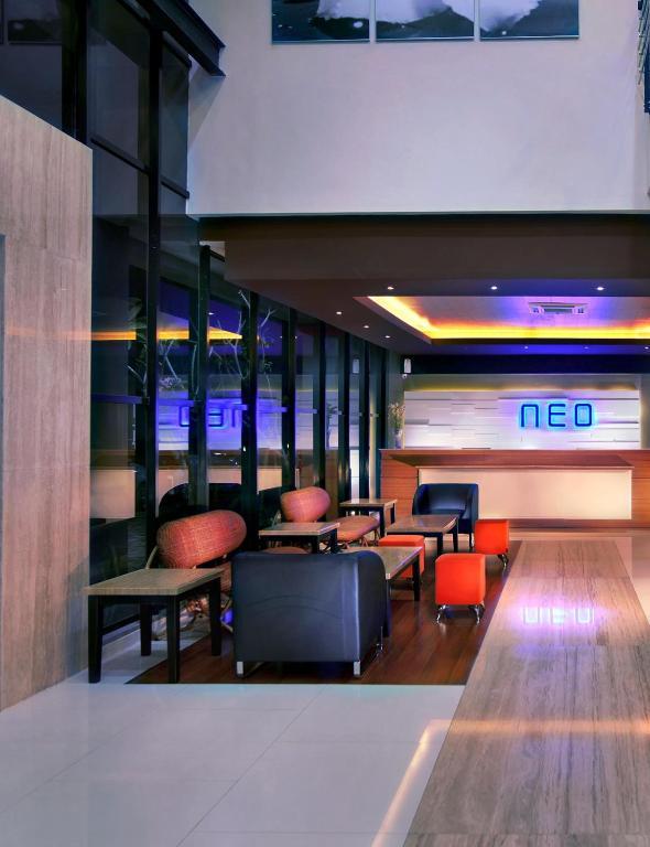 Hotel Neo Candi Simpang Lima - Semarang By Aston Exterior foto